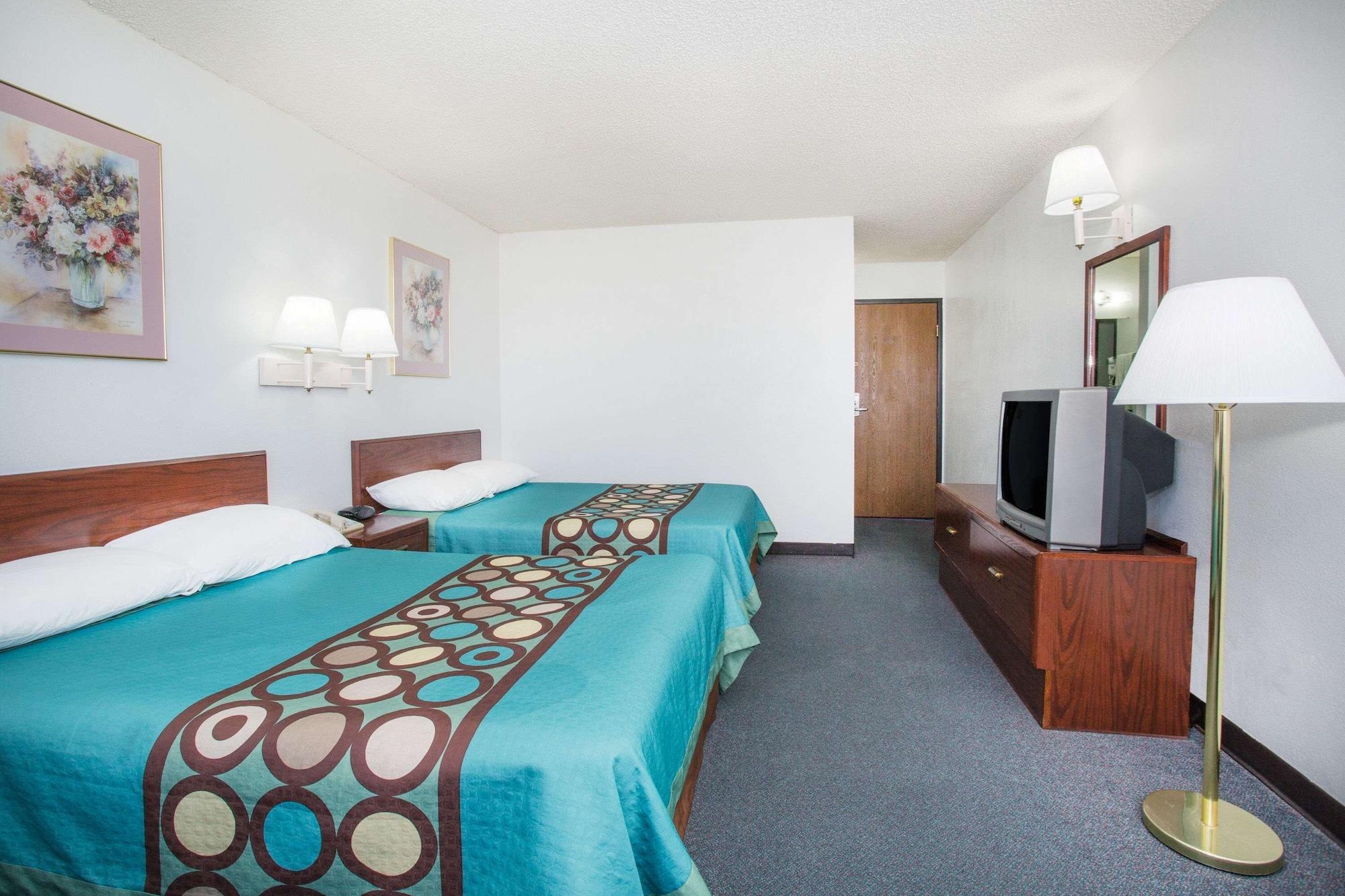 Super 8 By Wyndham Limon Hotel Bagian luar foto