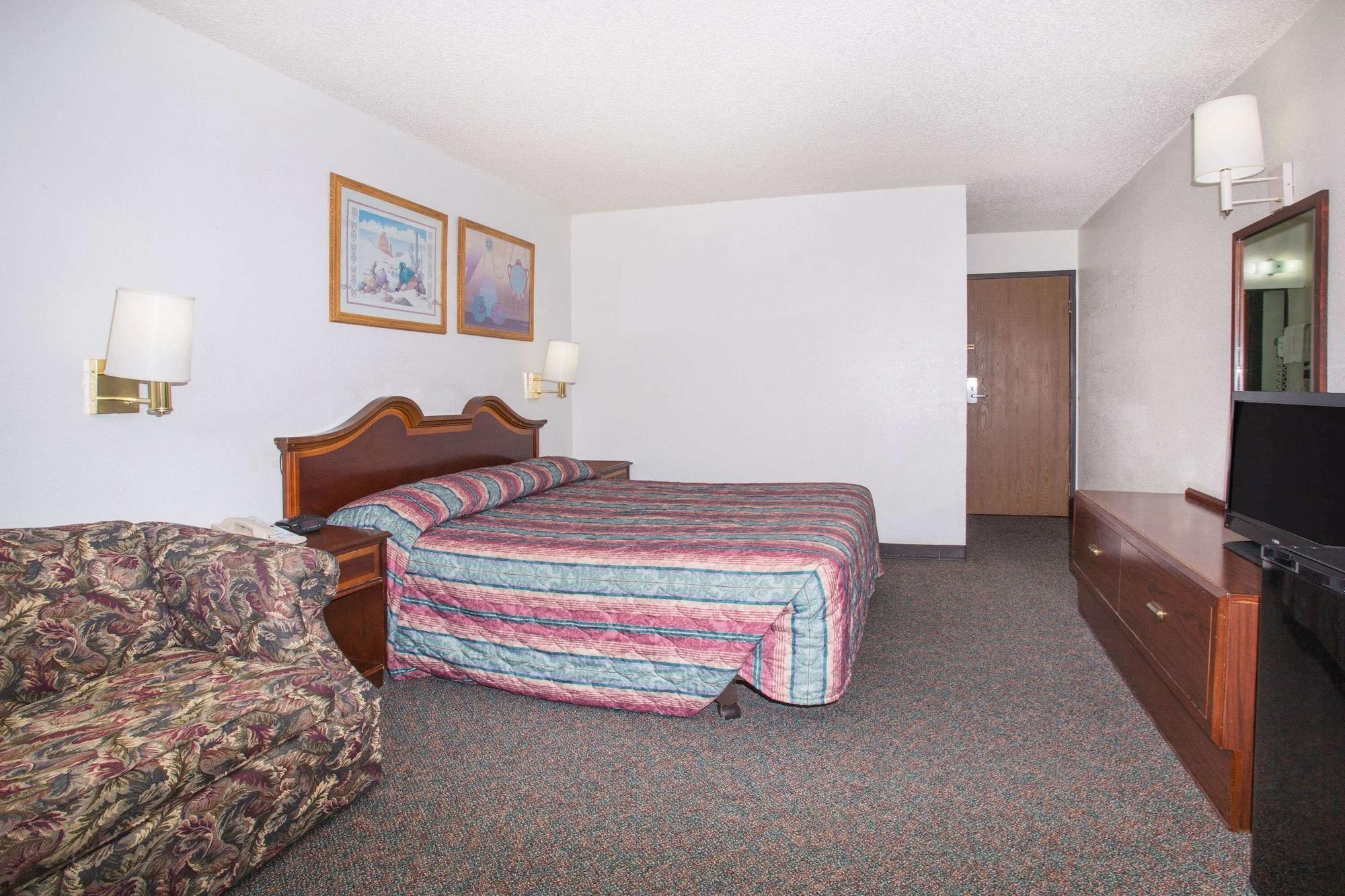 Super 8 By Wyndham Limon Hotel Bagian luar foto